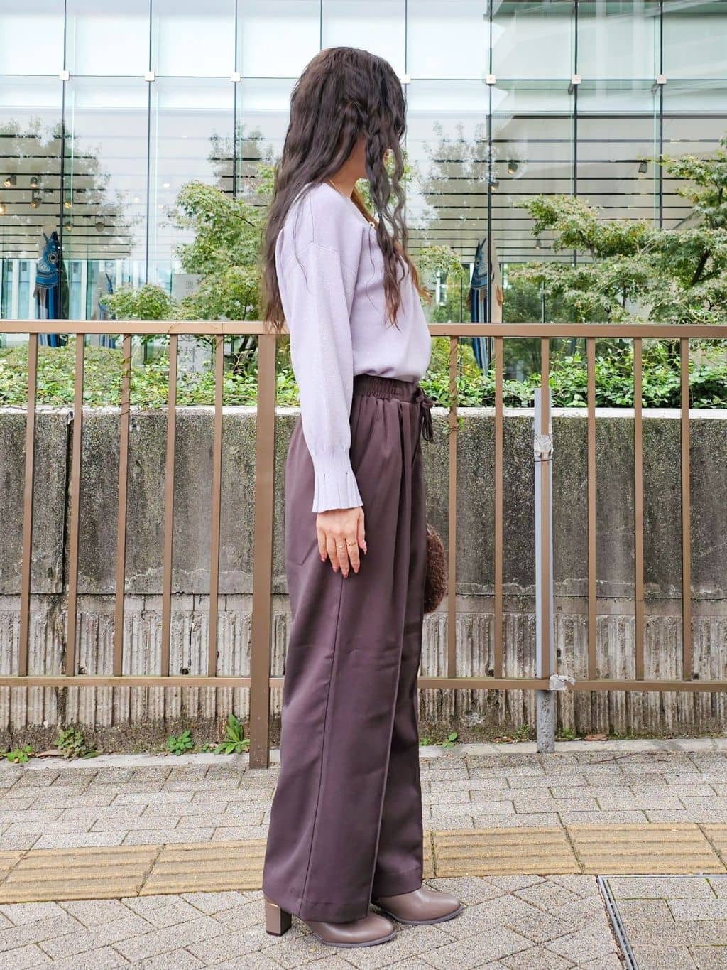 ゆゆさんの「SHOO･LA･RUE｜【洗濯機可/S-LL/高レビュー】上品シルエットで美しい イージーワイドパンツ」を使ったコーディネート
