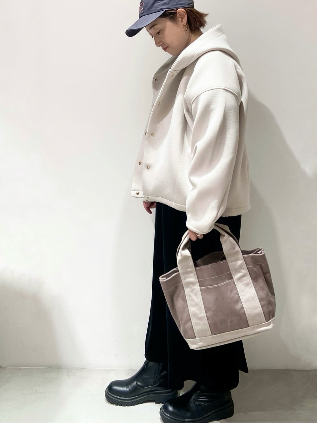MIHOさんの「OPAQUE.CLIP｜アート柄シャギーニット【洗濯機OK】」を使ったコーディネート