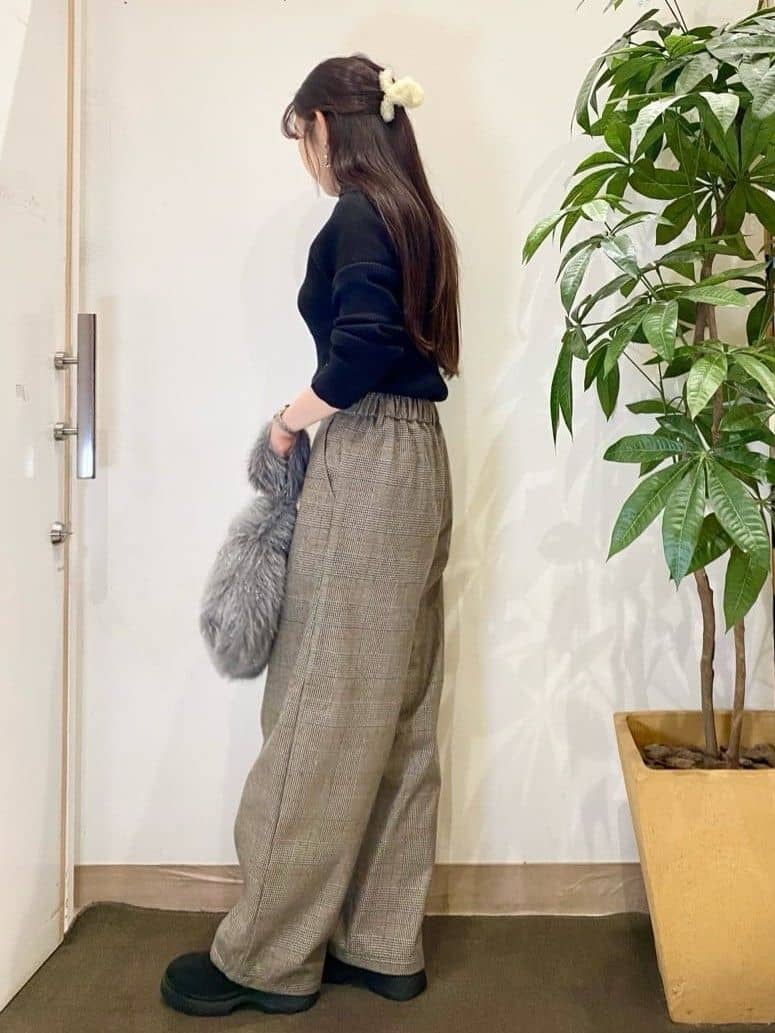 AYUMIさんの「SHOO･LA･RUE｜【あったか】クラシカルなチェック柄 裏起毛カーブパンツ」を使ったコーディネート