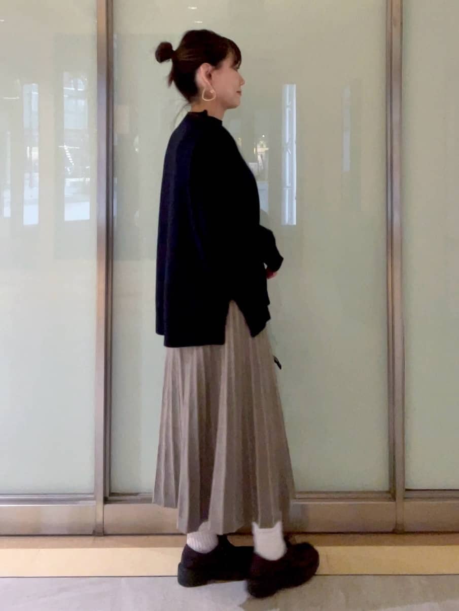 mayutaさんの「INDIVI｜【冬ニット人気NO．1！／カシミヤ混】ミドルゲージハイネックニット」を使ったコーディネート