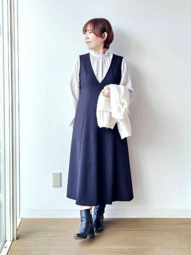 やじまさんの「UNTITLED｜【ジャケット風/メタルボタン】アルパカ混シャギーカーディガン」を使ったコーディネート