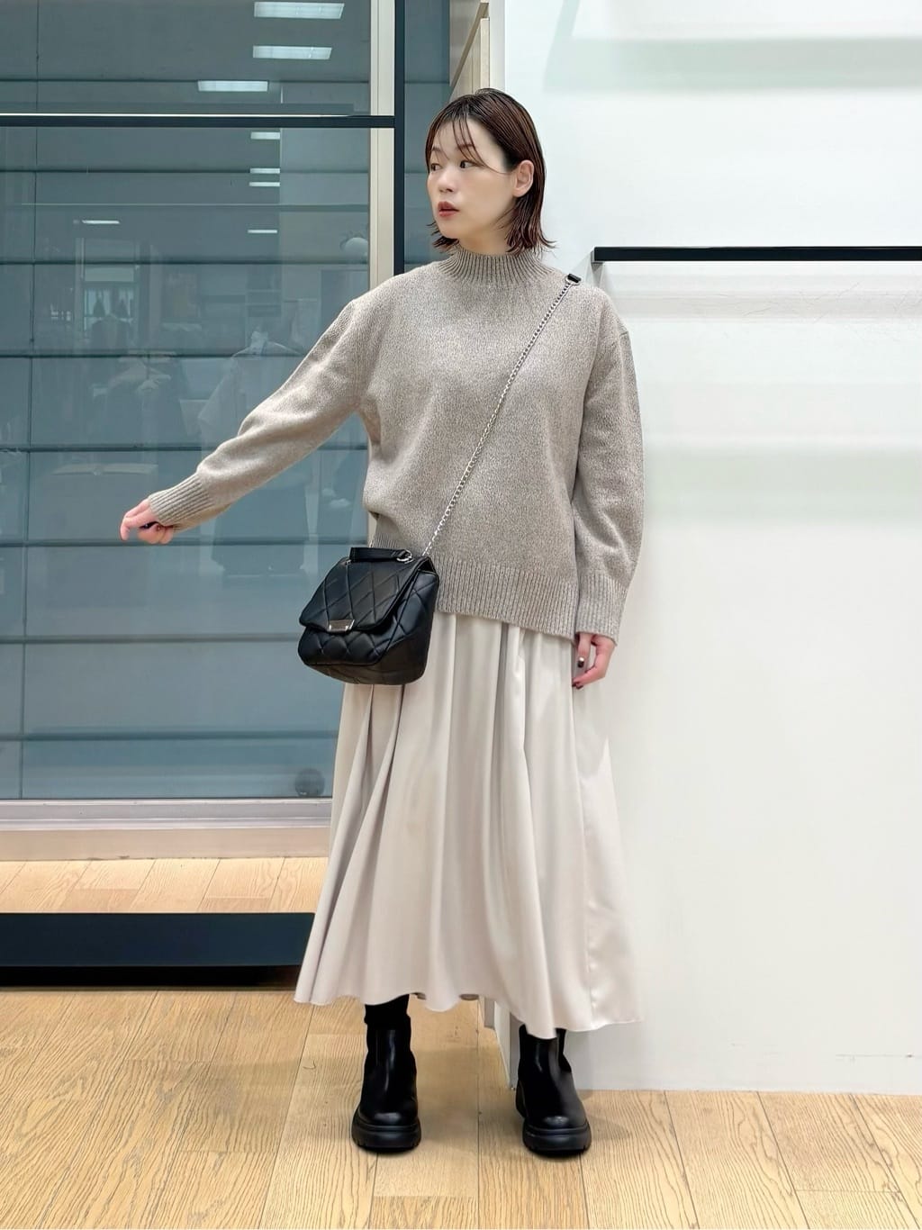 asamiさんの「INDIVI｜【冬ニット人気NO．1！／カシミヤ混】ミドルゲージハイネックニット」を使ったコーディネート