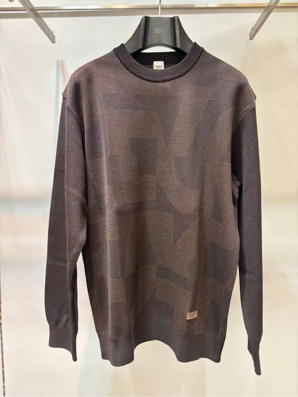 ヒナさんの「TAKEO KIKUCHI｜【Made in JAPAN】ビッグチェック＆スライドパズル柄 ニット」を使ったコーディネート