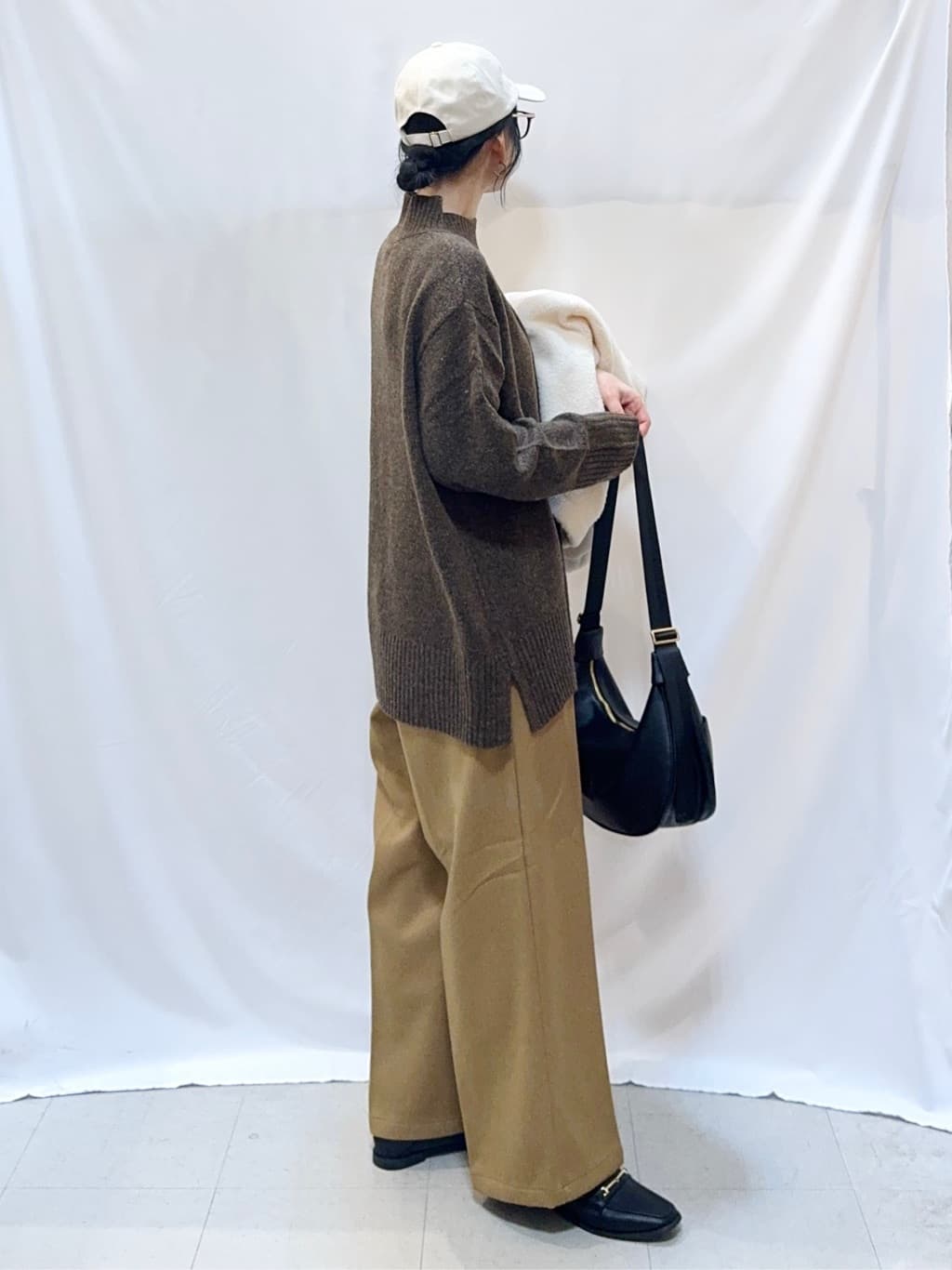 𝐇𝐢𝐫𝐨𝐦𝐢さんの「SHOO･LA･RUE｜【洗濯機可】即サマになる ノーカラー ボアブルゾン」を使ったコーディネート