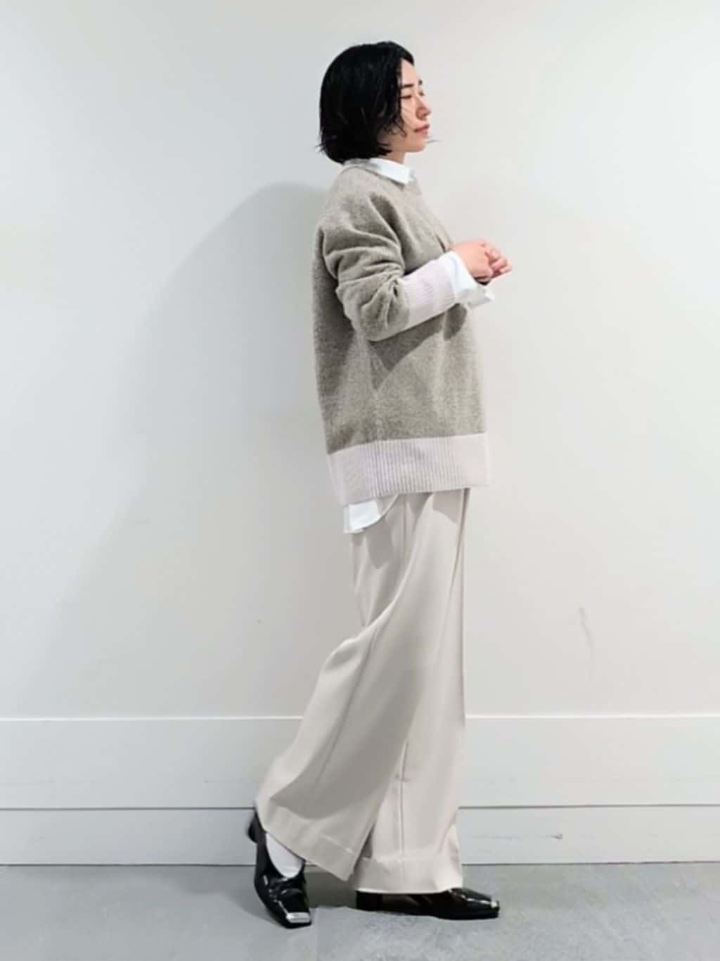 ミズタさんの「UNTITLED｜【重ね着もおすすめ/洗える】ウールカシミヤ クルーネックニット」を使ったコーディネート