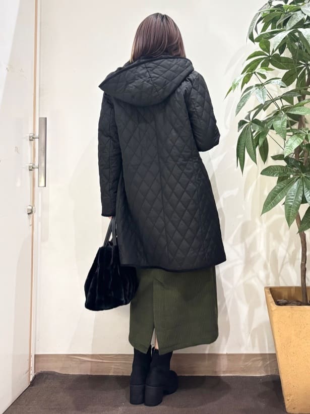 TOWAさんの「SHOO･LA･RUE｜【S-LL】大人も着やすいシックなカラー 主役級フリンジニット」を使ったコーディネート