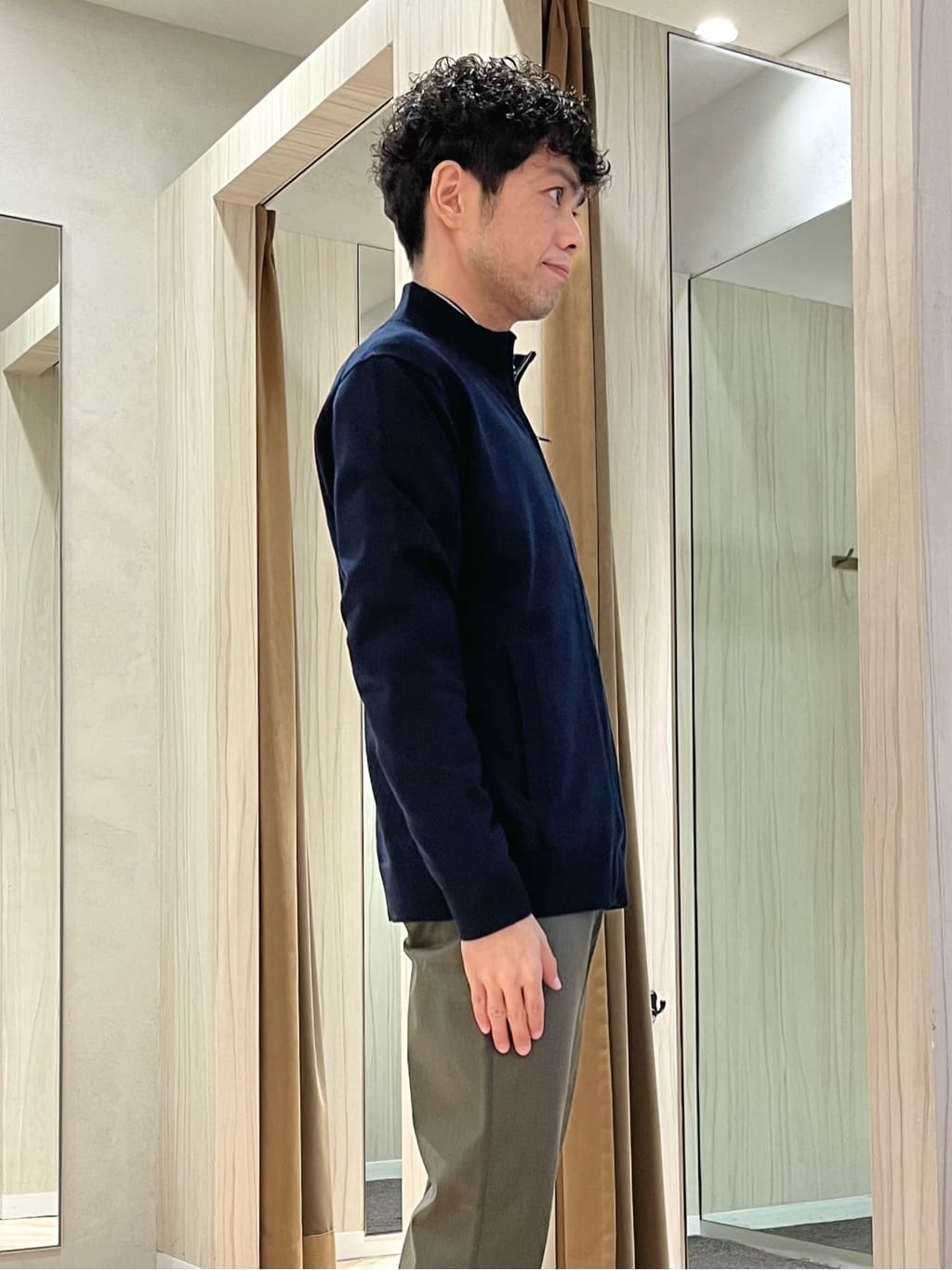 URAさんの「TAKEO KIKUCHI｜【抗菌防臭/シーズンレス】シアサッカー ジャージシャツ」を使ったコーディネート