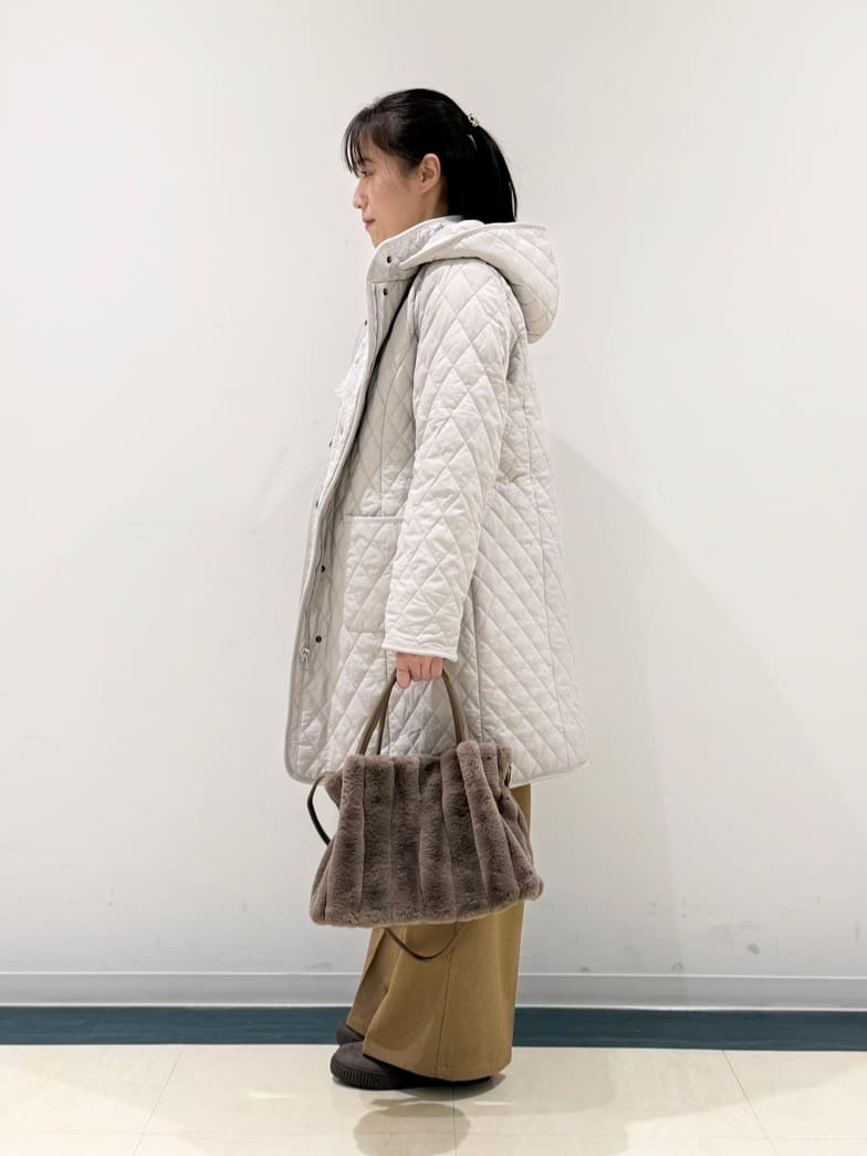 あんづさんの「SHOO･LA･RUE｜【S-LL】大人も着やすいシックなカラー 主役級フリンジニット」を使ったコーディネート