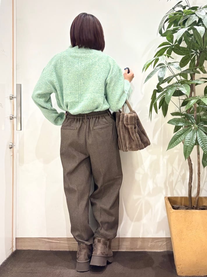 TOWAさんの「SHOO･LA･RUE｜【洗濯機可/S-LL】インせず着られる ふわふわハイネックニット」を使ったコーディネート