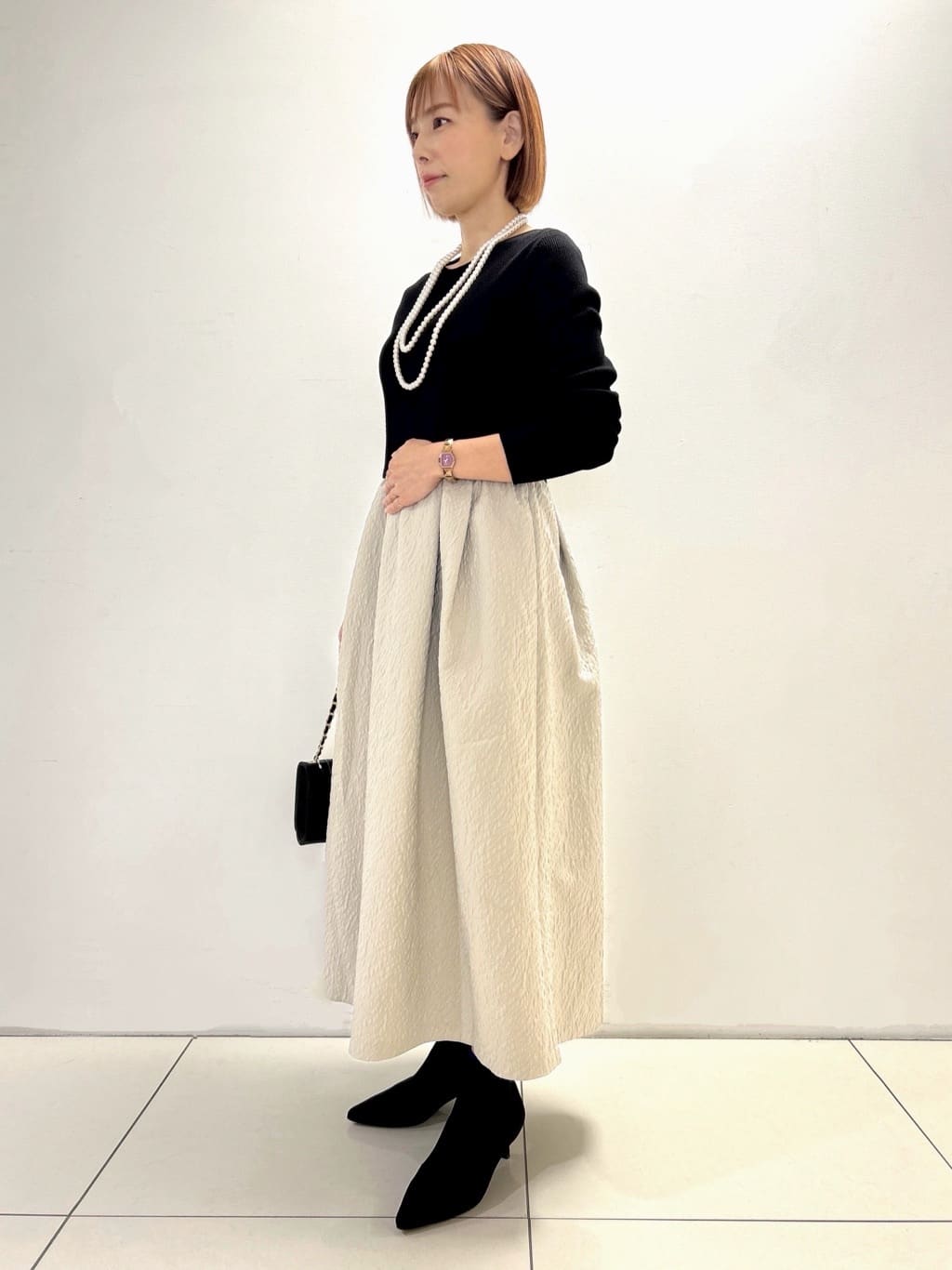 hacoさんの「UNTITLED｜【大人フェミニン/トレンド】ニット&times;ジャカード ドッキングワンピース」を使ったコーディネート