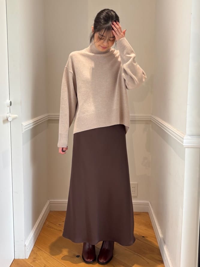 pupiさんの「DRESSTERIOR｜ストレッチヴィンテージサテンナロースカート」を使ったコーディネート