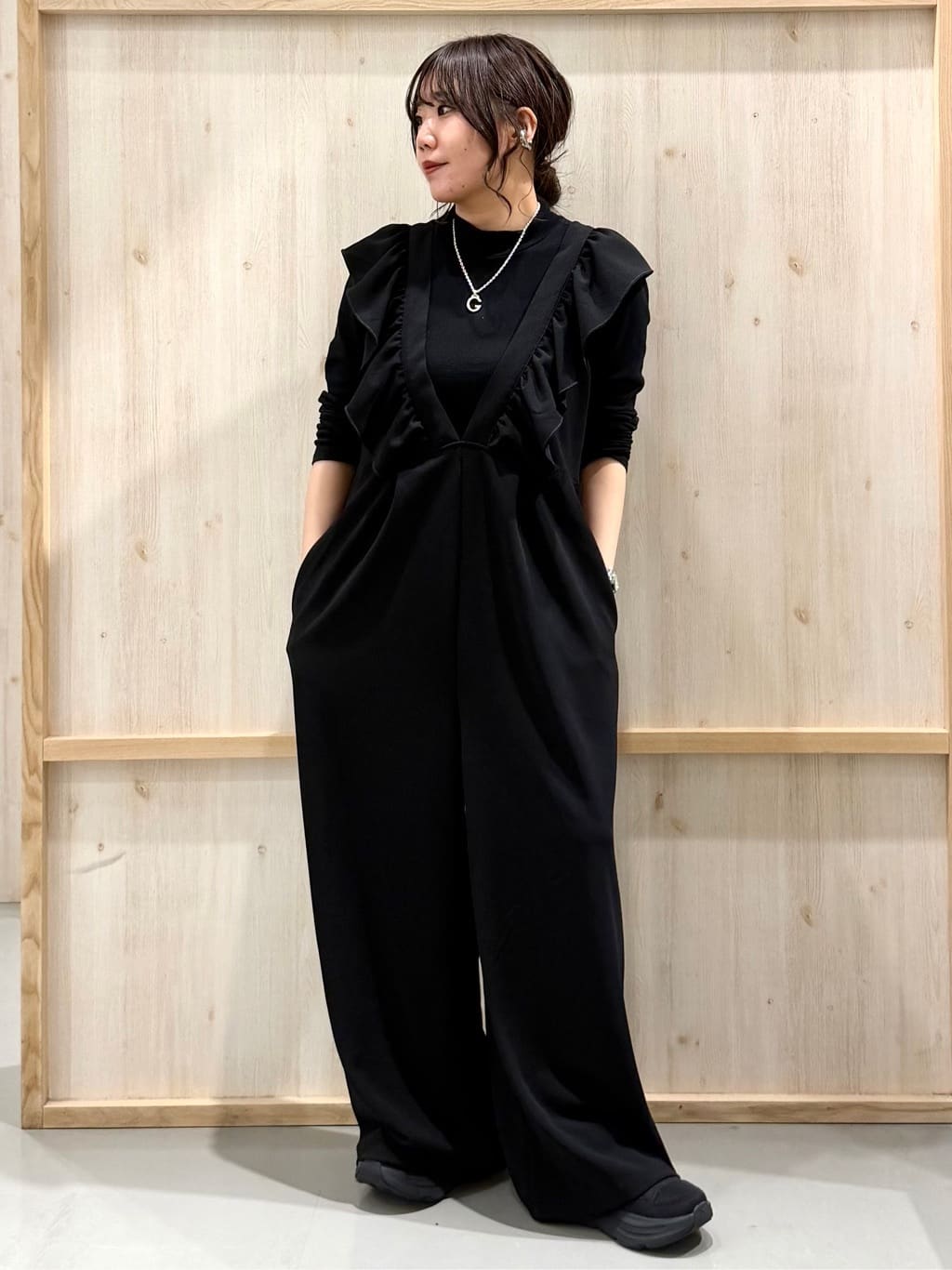 nanaさんの「THE SHOP TK｜前後で印象が変わる ドッキングノーカラージャケット」を使ったコーディネート