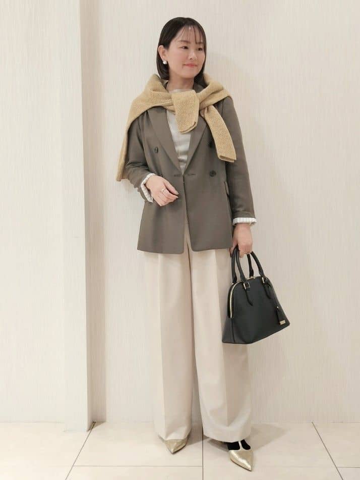 naokoさんの「UNTITLED｜【アンサンブル可/洗える】シルクウールカシミヤ ドルマンスリーブニット」を使ったコーディネート