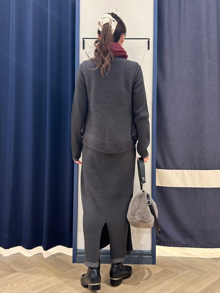 Orikaさんの「grove｜【2点SET/体型カバー】一枚で決まる、ペプラムベスト&times;ニットワンピース」を使ったコーディネート
