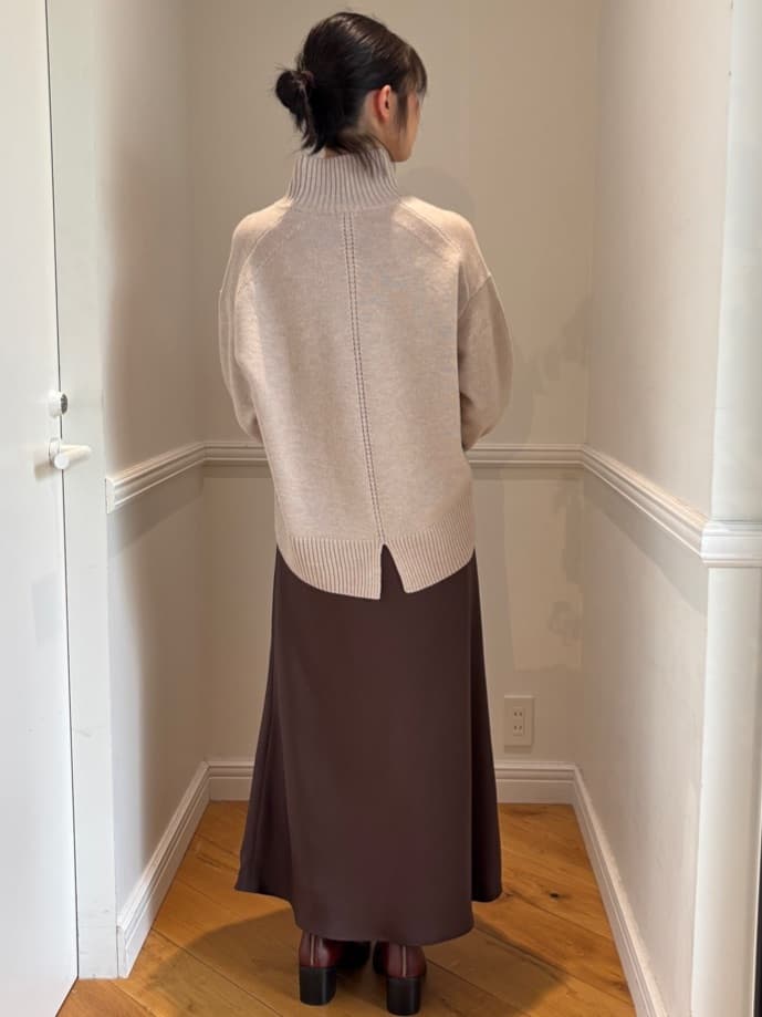 pupiさんの「DRESSTERIOR｜ストレッチヴィンテージサテンナロースカート」を使ったコーディネート