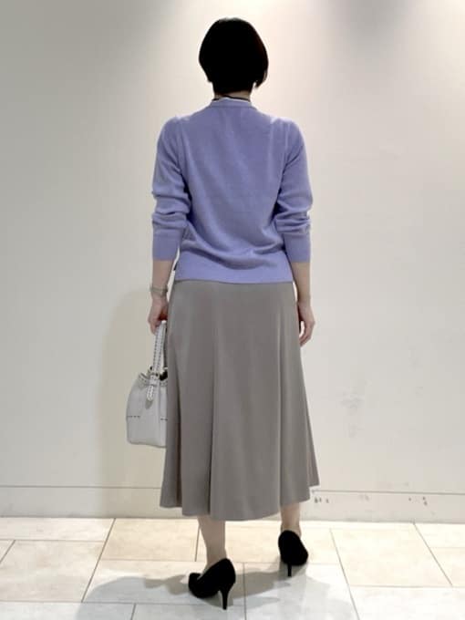 フミさんの「Reflect｜【通勤】スエードライクフレアスカート」を使ったコーディネート
