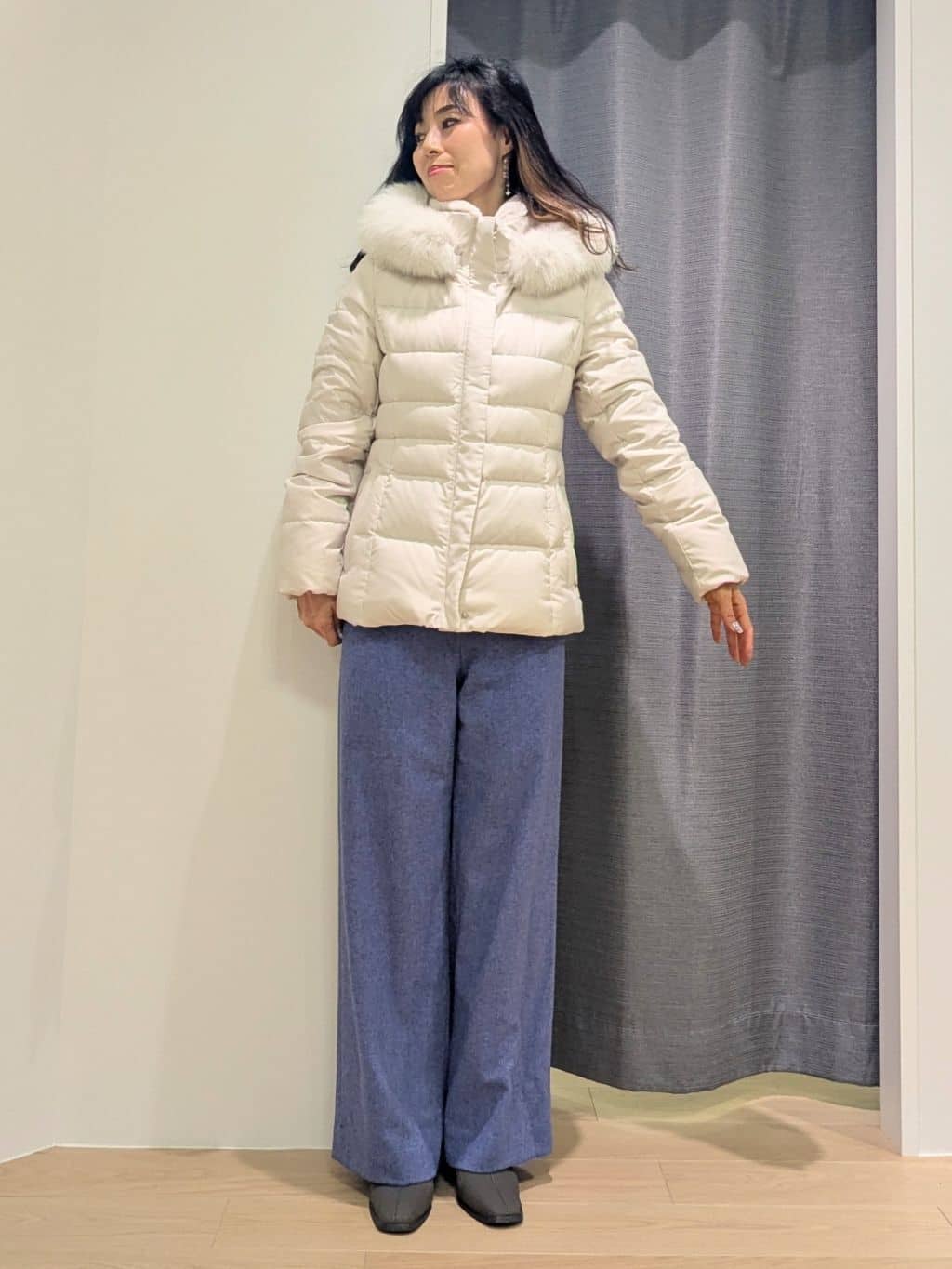 miiさんの「INDIVI｜【名品／撥水／抗菌防臭】ショート丈リサイクルダウンコート」を使ったコーディネート