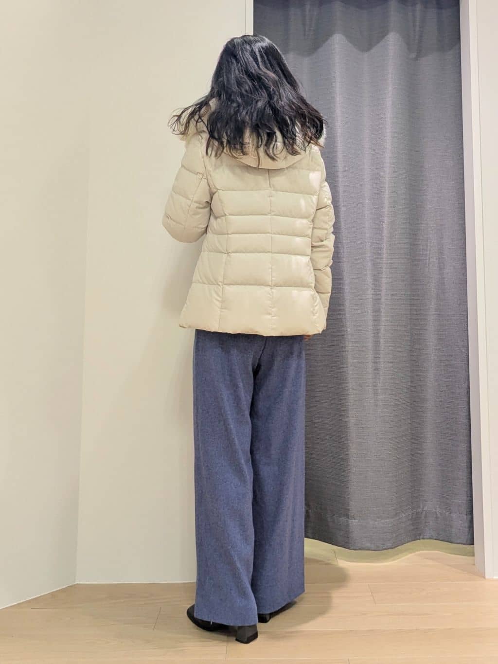 miiさんの「INDIVI｜【名品／撥水／抗菌防臭】ショート丈リサイクルダウンコート」を使ったコーディネート