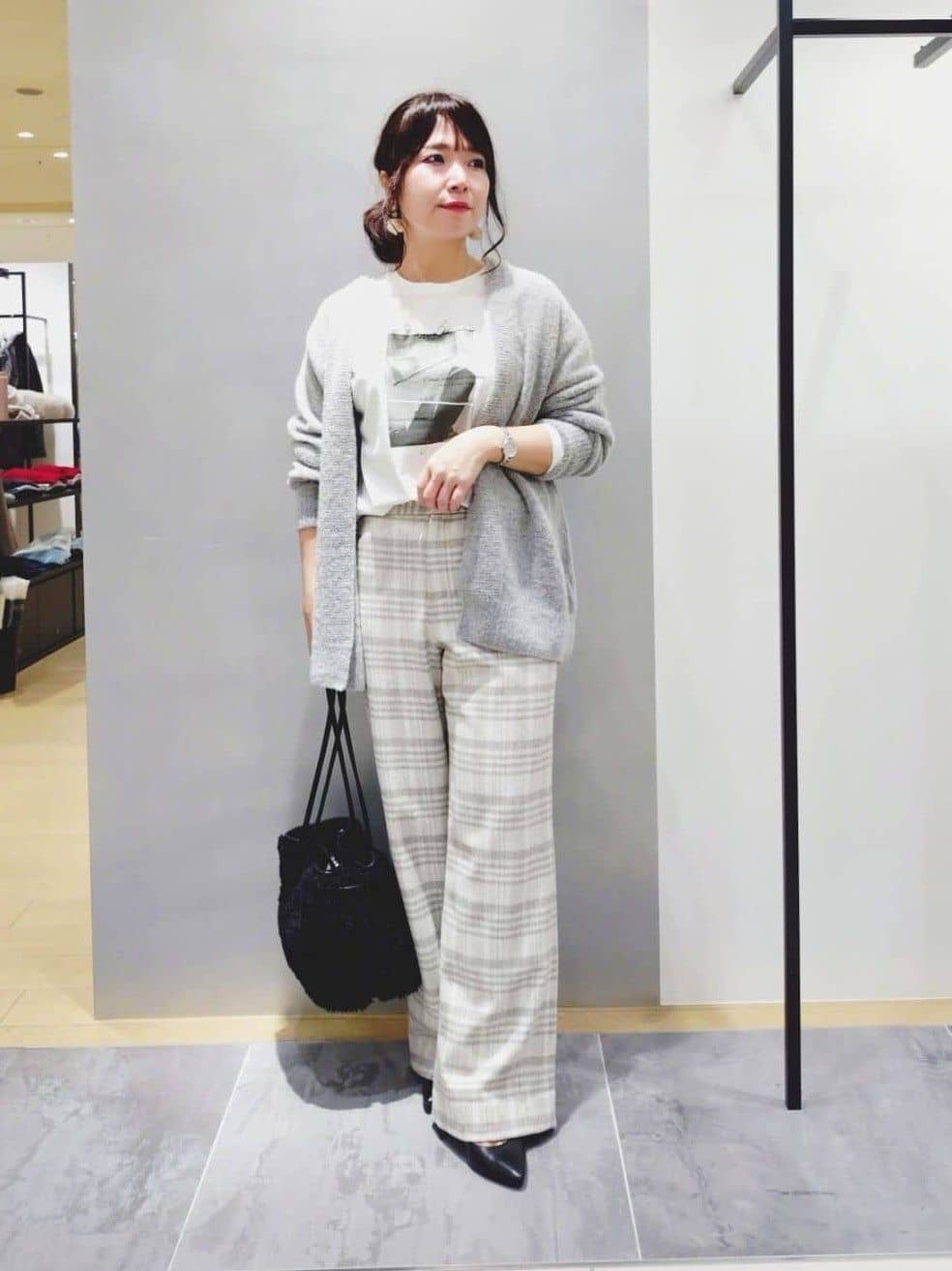 TOMOMIさんの「INDIVI｜ボアミドルバッグ」を使ったコーディネート
