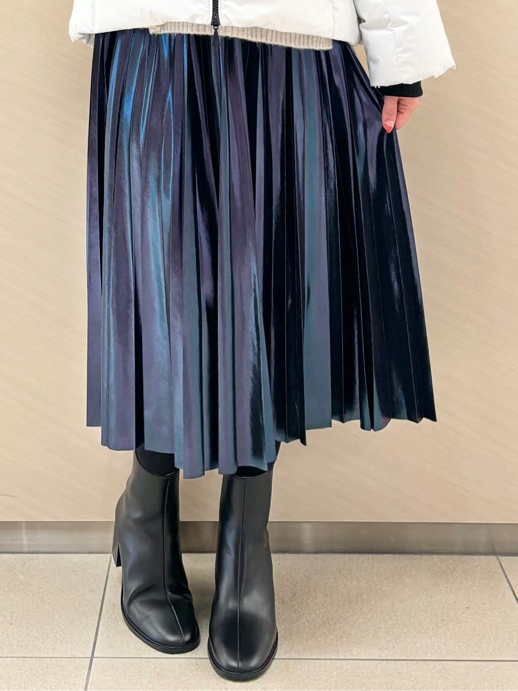 Rinaさんの「DRESSTERIOR｜◆【洗える/ストレッチ性/オンオフ】箔プリントプリーツスカート」を使ったコーディネート