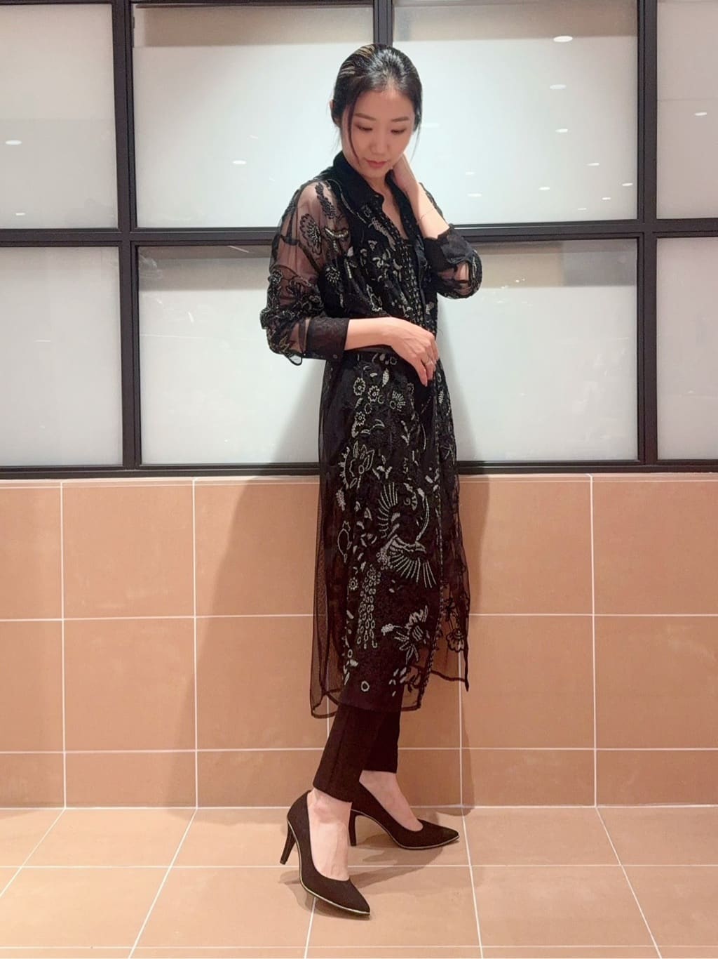 kaoriさんの「ESPERANZA｜◆【晴雨兼用/12時間パンプス】約8.5cm　歩きやすくて疲れにくい」を使ったコーディネート