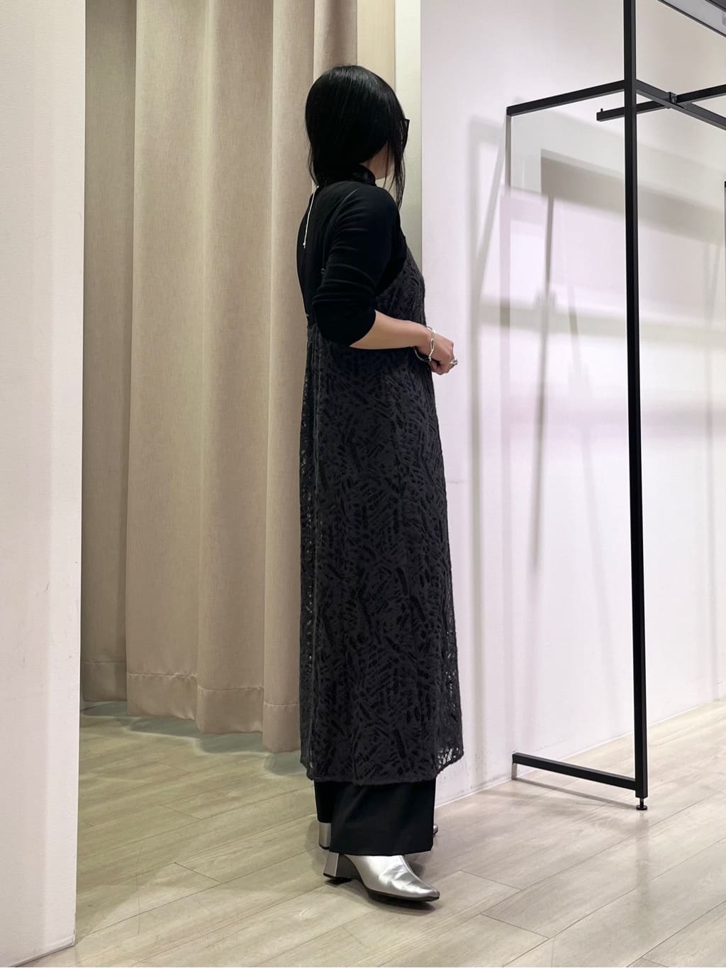 hasuさんの「INDIVI｜【洗える／薄手／ラメ】シアーラメニット」を使ったコーディネート