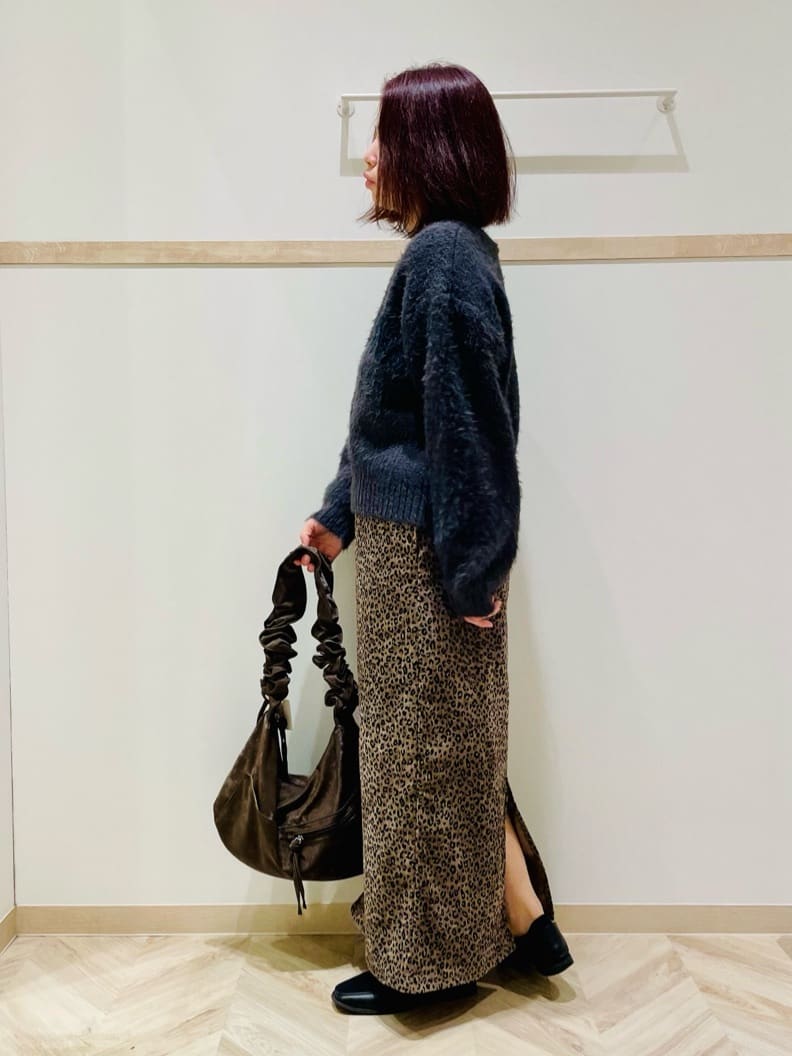 c_h_i_k_aさんの「SHOO･LA･RUE｜ふんわり柔らか ロゴフェザーニット」を使ったコーディネート