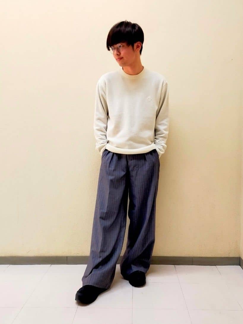 nerさんの「TAKEO KIKUCHI｜【Air Palette Knit】ワンポイント カラーニット プルオーバー」を使ったコーディネート