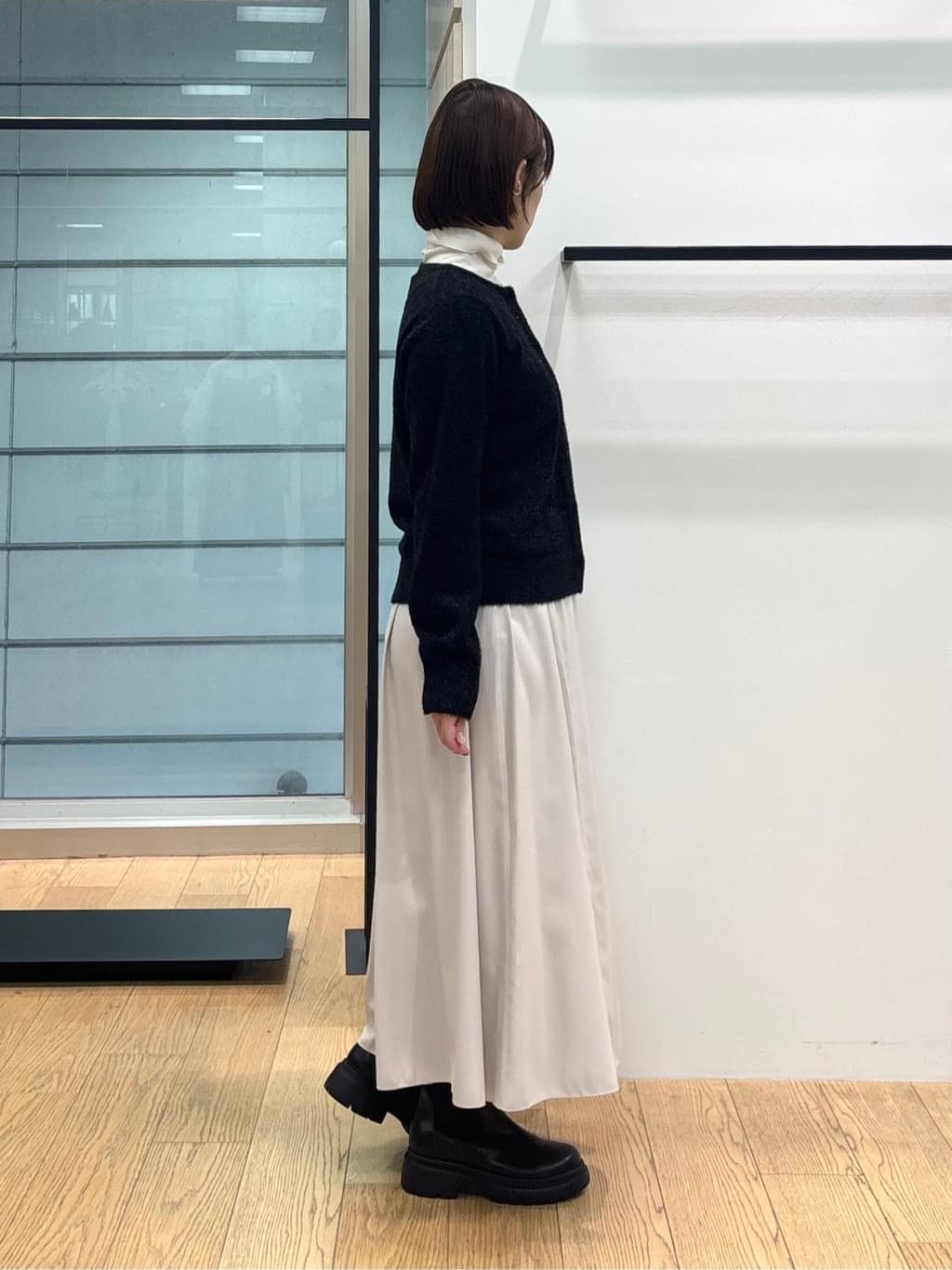 asamiさんの「INDIVI｜【洗える】ラメニットカーディガン」を使ったコーディネート