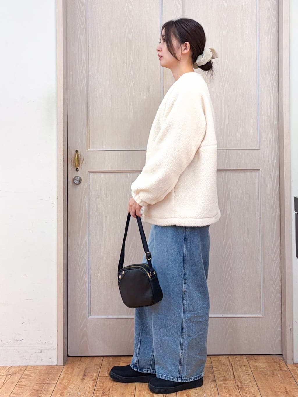 Nakaさんの「SHOO･LA･RUE｜【洗濯機可】即サマになる ノーカラー ボアブルゾン」を使ったコーディネート