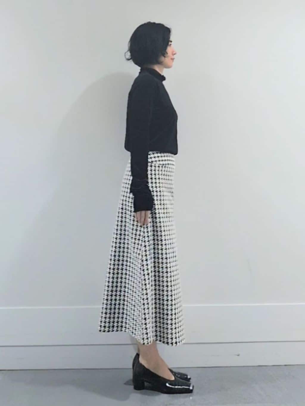 ミズタさんの「UNTITLED｜【ハイネック/レイヤード/重ね着におすすめ】トリコットベロア シアーインナー」を使ったコーディネート