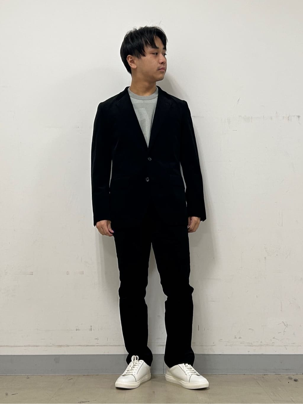 Hiroさんの「TAKEO KIKUCHI｜【Sサイズ～】ストレッチコーデュロイ ジャケット」を使ったコーディネート