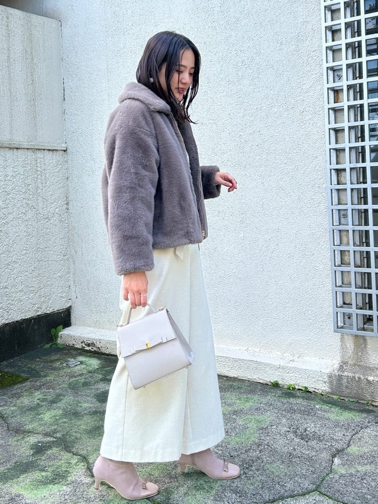 shinoさんの「Couture brooch｜【ふわふわ・上品】ミンクフェイクファーアウター」を使ったコーディネート