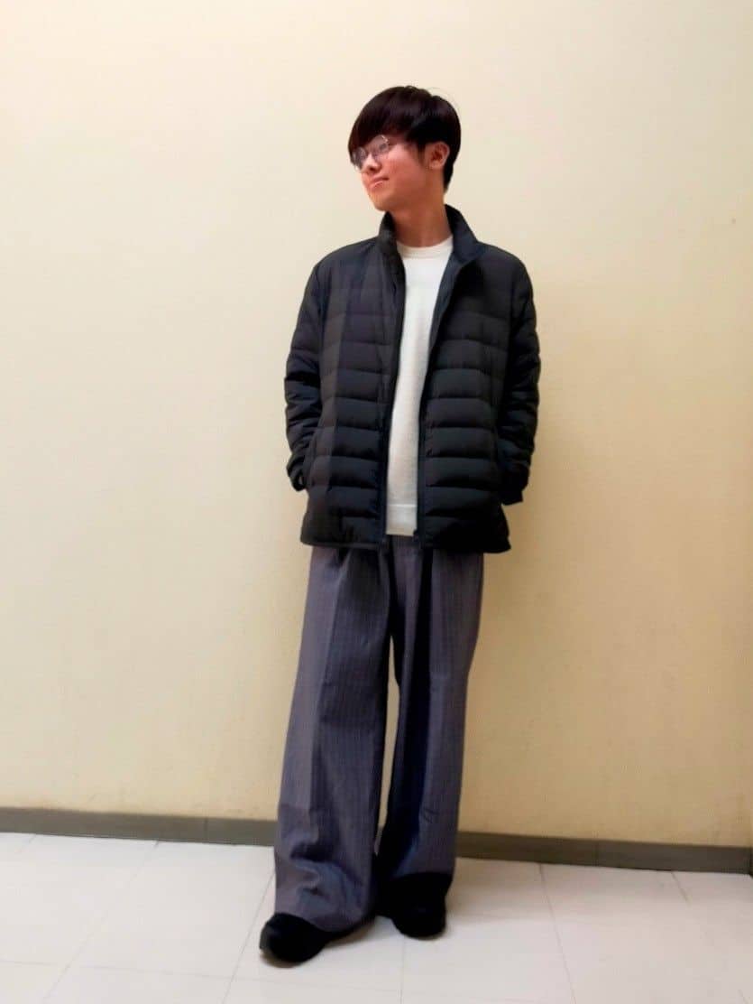 nerさんの「TAKEO KIKUCHI｜【Air Palette Knit】ワンポイント カラーニット プルオーバー」を使ったコーディネート