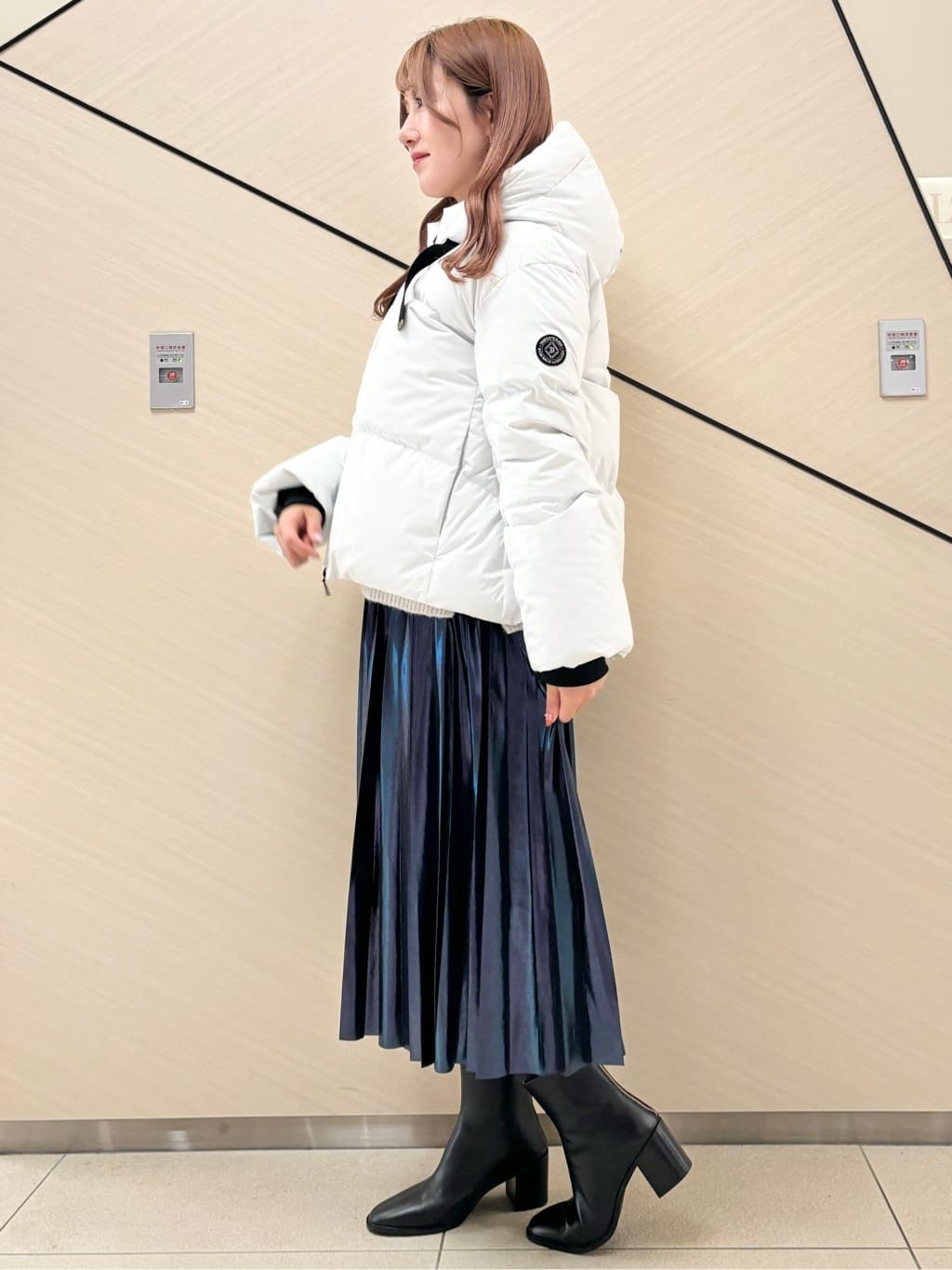 Rinaさんの「DRESSTERIOR｜◆【洗える/ストレッチ性/オンオフ】箔プリントプリーツスカート」を使ったコーディネート
