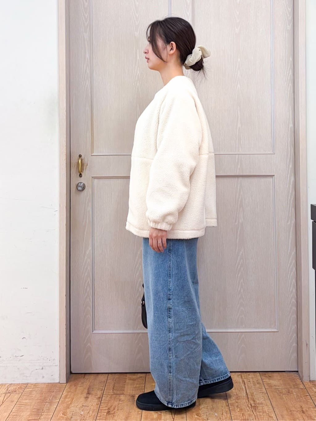 Nakaさんの「SHOO･LA･RUE｜【洗濯機可】即サマになる ノーカラー ボアブルゾン」を使ったコーディネート