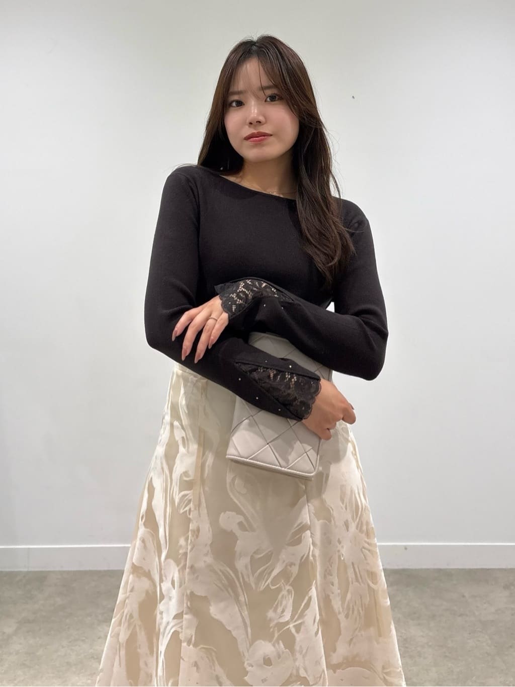 MISAKIさんの「COUP DE CHANCE｜【手洗い可】袖口レースコンパクトニット」を使ったコーディネート