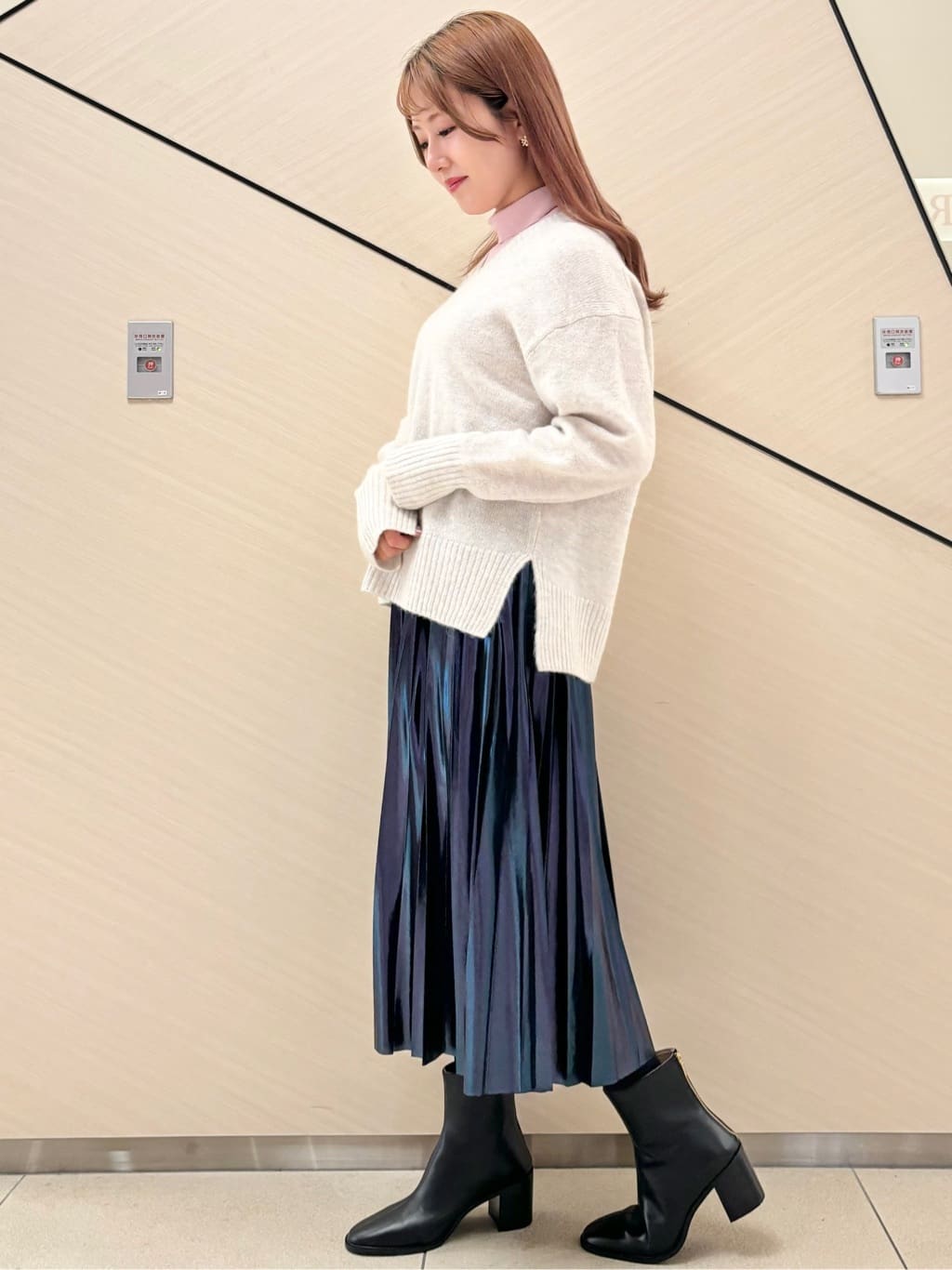 Rinaさんの「DRESSTERIOR｜【インナー使いに最適/しっとり暖かな吸湿発熱素材】タートルネックプルオーバー」を使ったコーディネート