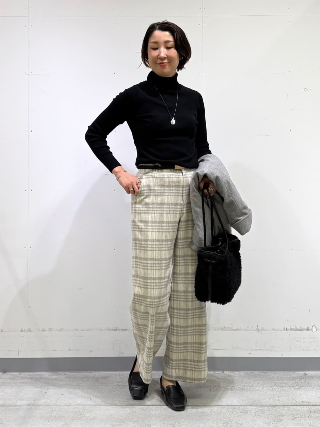 yuriさんの「INDIVI｜【洗える／毛玉になりにくい】エクストラファインウール リブタートルニット」を使ったコーディネート