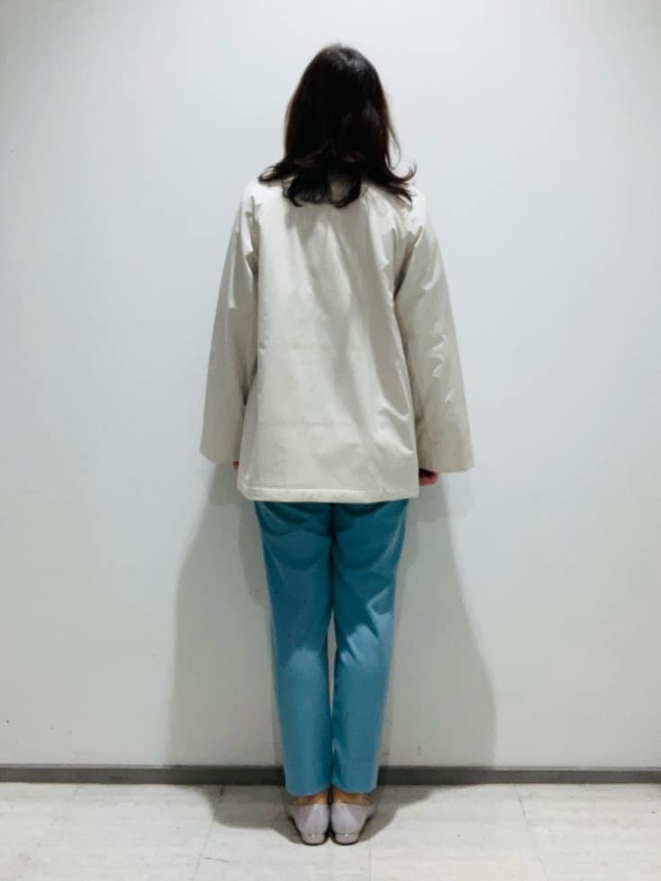 fujiさんの「INDIVI｜【超軽量／蓄熱】ライトパフステンカラーコート」を使ったコーディネート