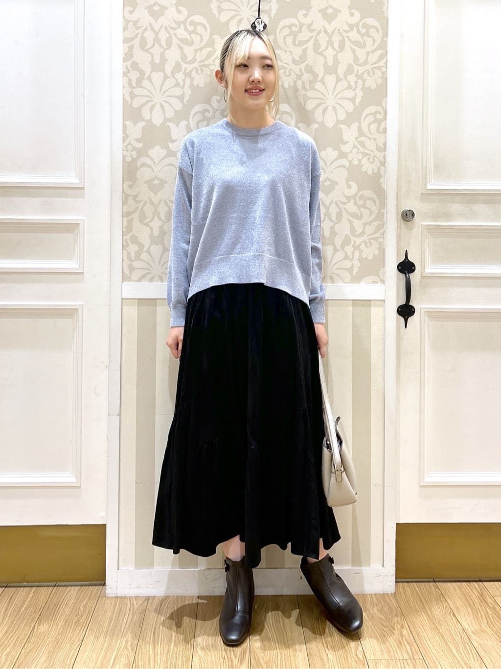 望 愛さんの「grove｜【名品アウター／800FP・多機能】つつまれダウンショート」を使ったコーディネート