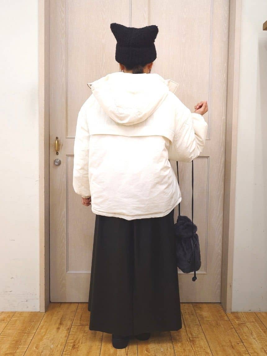 とろろさんの「SHOO･LA･RUE｜【S-LL】大人の抜け感 合皮フレアスカート」を使ったコーディネート