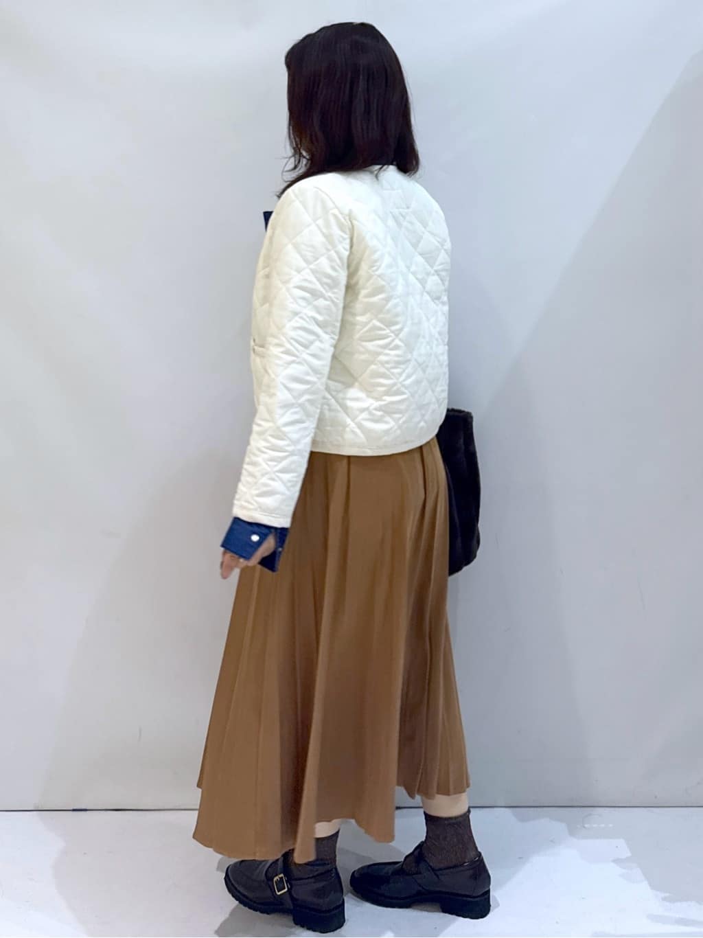 nakkoさんの「OPAQUE.CLIP｜フェイクスウェードプリーツスカート【静電気防止加工／洗濯機OK】」を使ったコーディネート