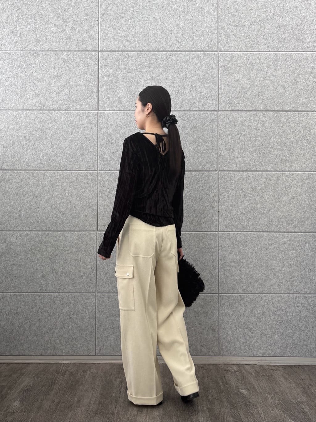 ひなさんの「INDIVI｜フェイクファーマイクロバッグ」を使ったコーディネート