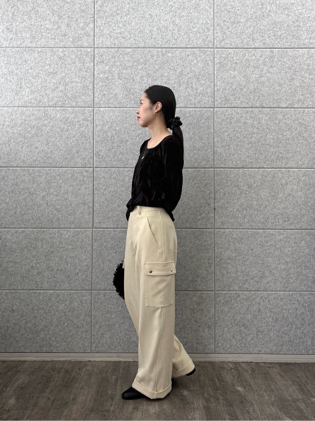 ひなさんの「INDIVI｜フェイクファーマイクロバッグ」を使ったコーディネート