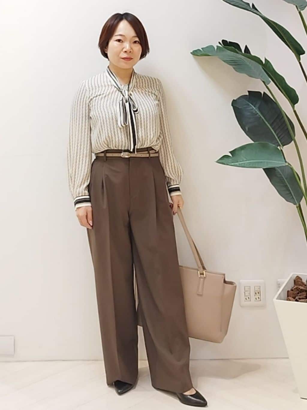 s u g iさんの「UNTITLED｜【手洗い可／日本製】チェーン柄ブラウス」を使ったコーディネート