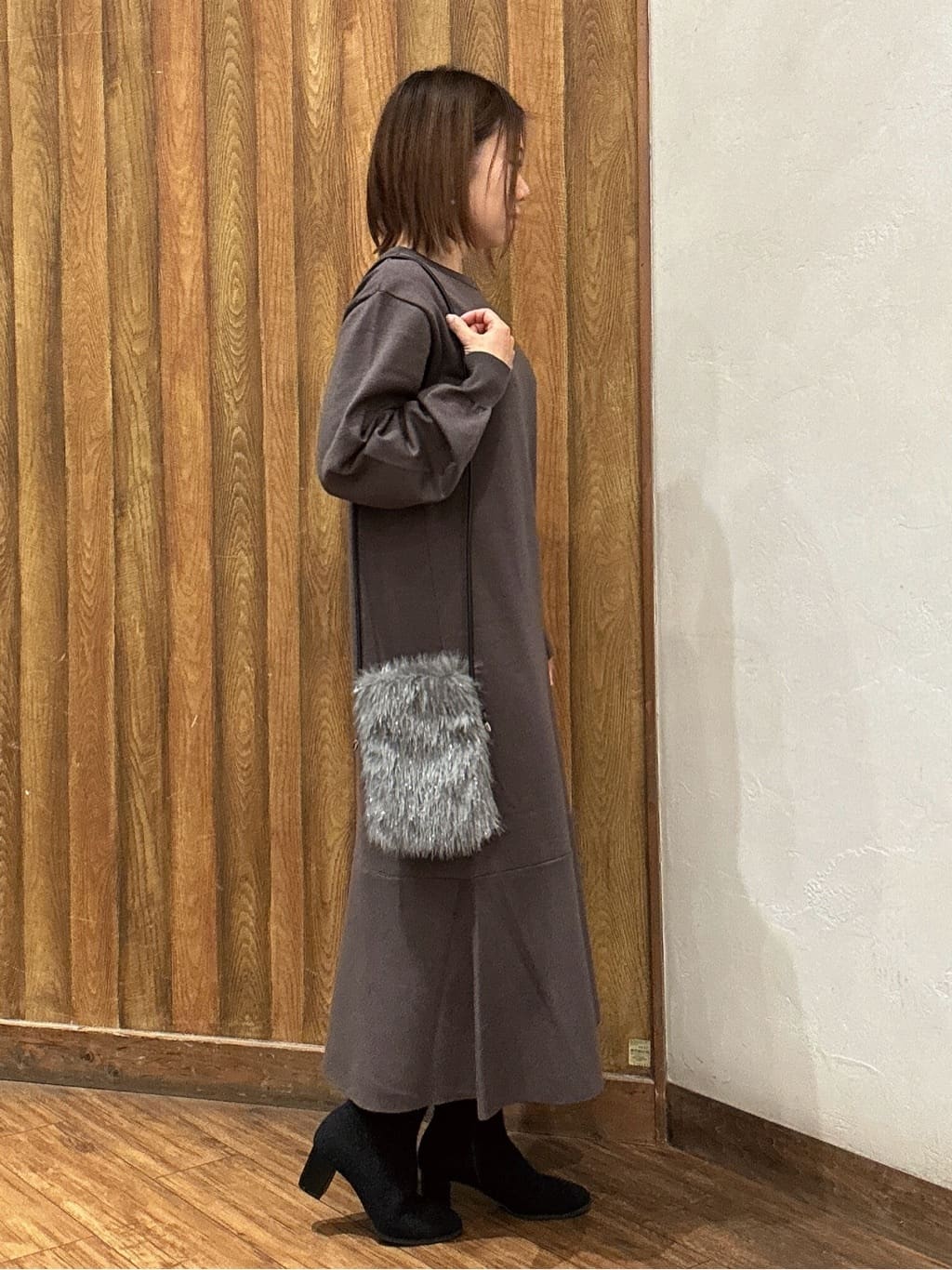 saaさんの「SHOO･LA･RUE｜【洗濯機可/S-LL】スタイルがすっきりに見える 裾マーメイドニットワンピース」を使ったコーディネート