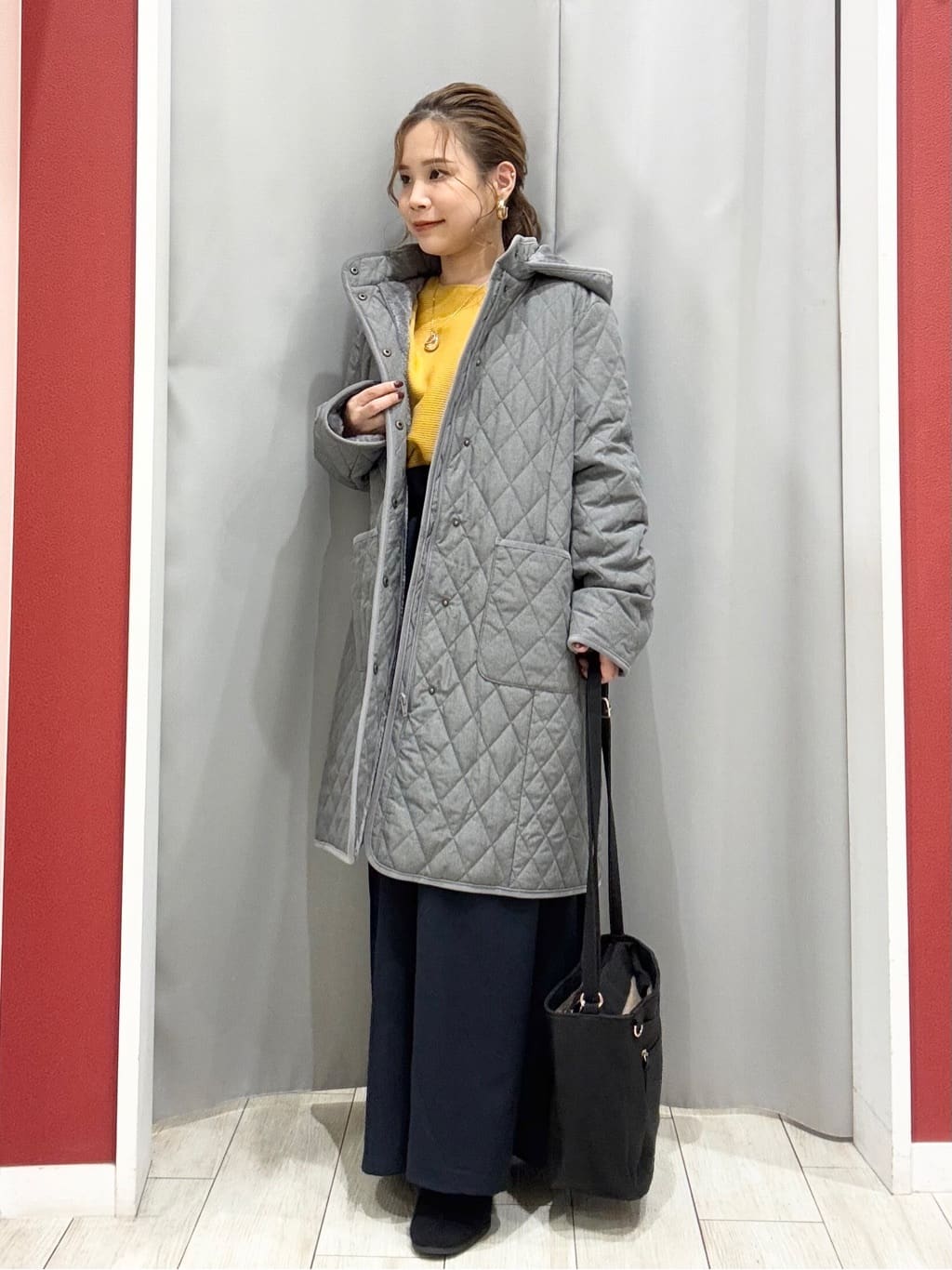 shioさんの「SHOO･LA･RUE｜【撥水/フード取り外し可】自然にくびれる あったかダイヤ柄キルトコート【CIRCRIC】」を使ったコーディネート