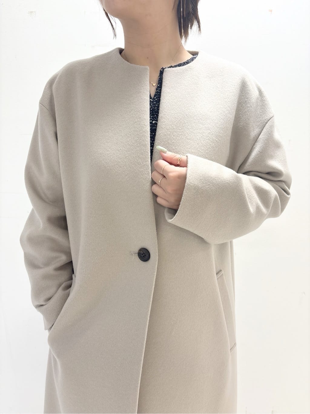ayumiさんの「UNTITLED｜【日本製／通勤／フォーマル】カシミヤ混ノーカラーコート」を使ったコーディネート