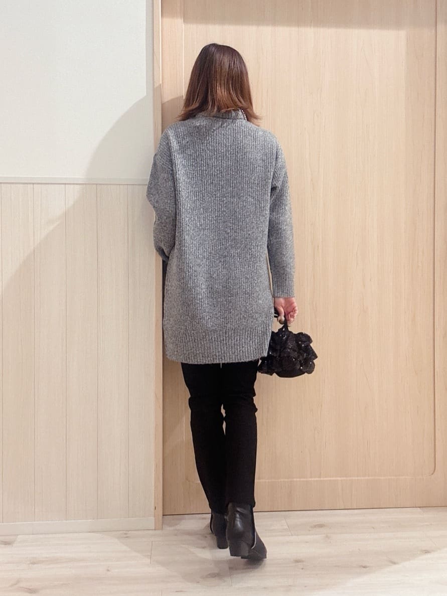 モカさんの「SHOO･LA･RUE｜【洗濯機可/S-LL/体型カバー】女性らしい美シルエット チュニックニットワンピース」を使ったコーディネート